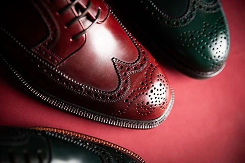 Souliers à bout golf bordeaux et verts Carmina Shoemaker